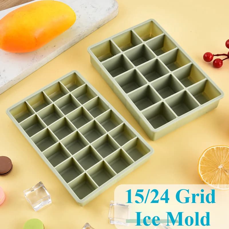 ถาดทำน้ำแข็งสี่เหลี่ยม 24 ช่อง พร้อมฝาปิด